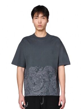 Derschutze Black Short Sleeve Pocket Tee with Subtle Dragon Motif